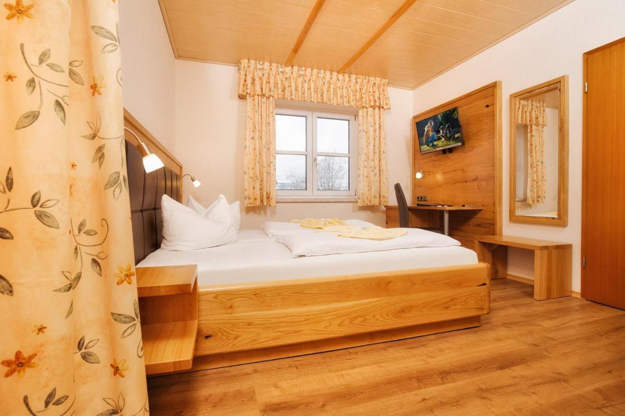 Hotel Zum Hirschen Lam Exterior photo
